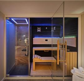 Selection of 5 bedroom seafront villas with heated pool on Ciovo near Trogir, sleeps 10